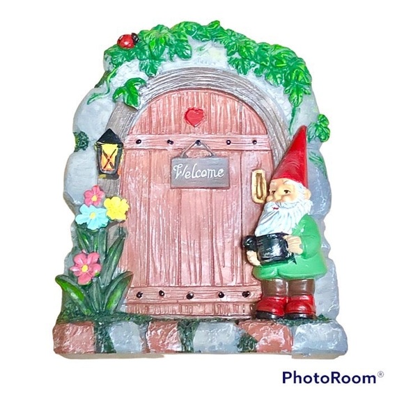 🌸 FARMHOUSE CERAMIC GARDEN FIGURINE 🌸 - Picture 2 of 4